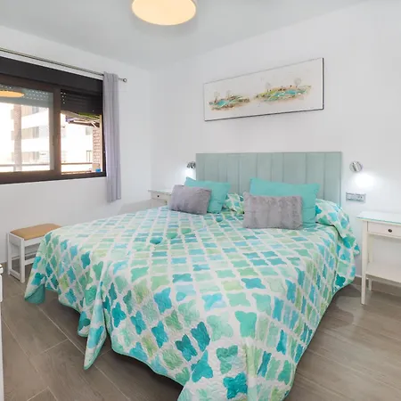 Cubo's Ronda 215 Apartment *